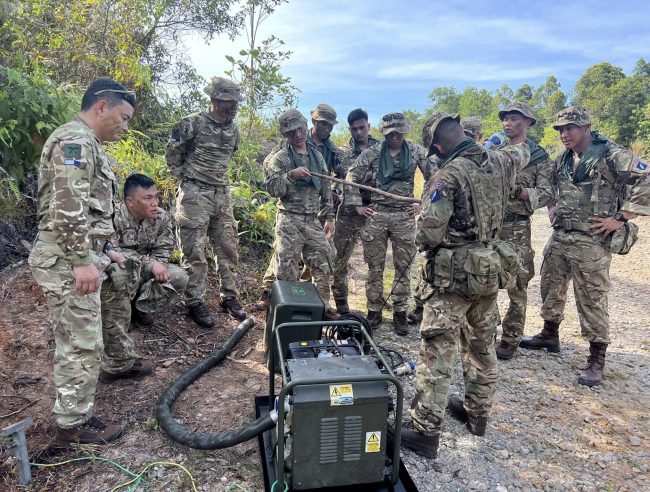 Queen's Gurkha Signals