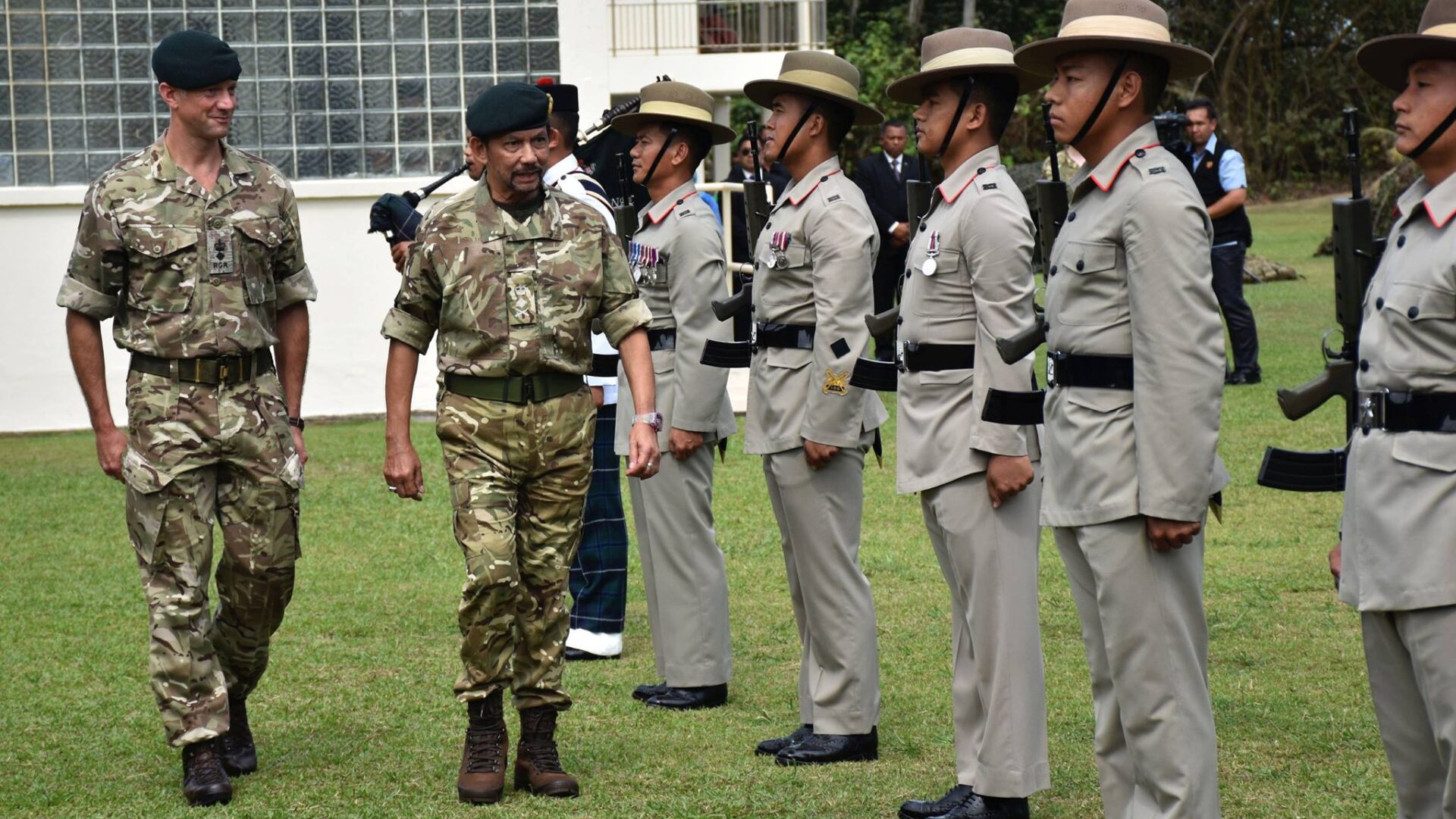 Sultan of Brunei visits British Gurkhas