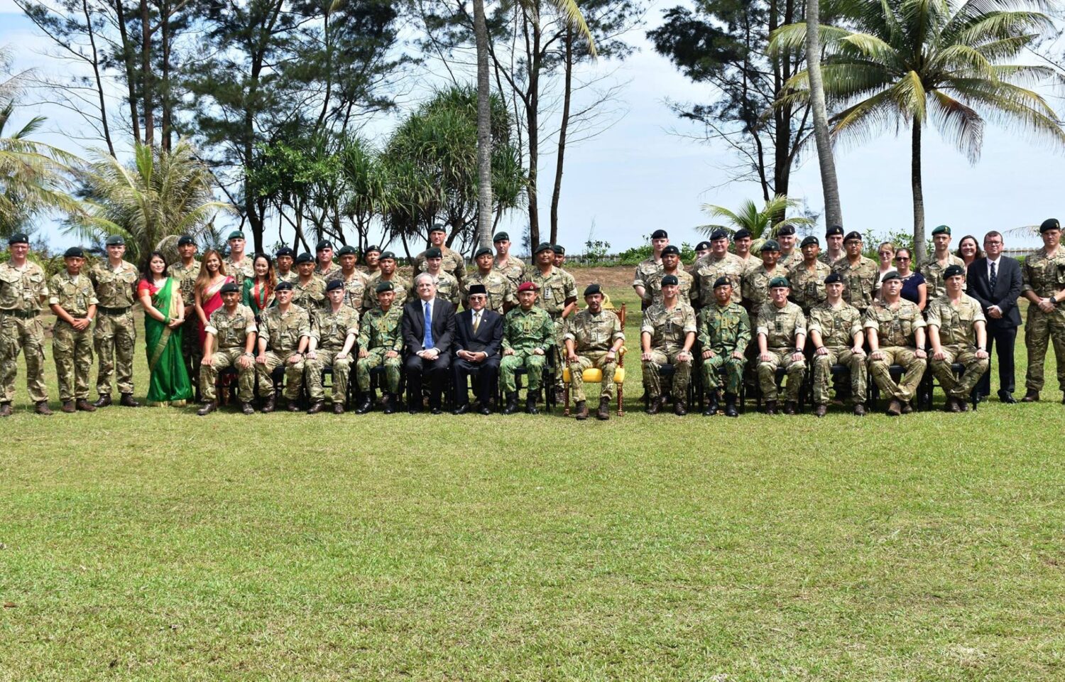 Sultan of Brunei visits British Gurkhas Sultan of Brunei visits British Gurkhas