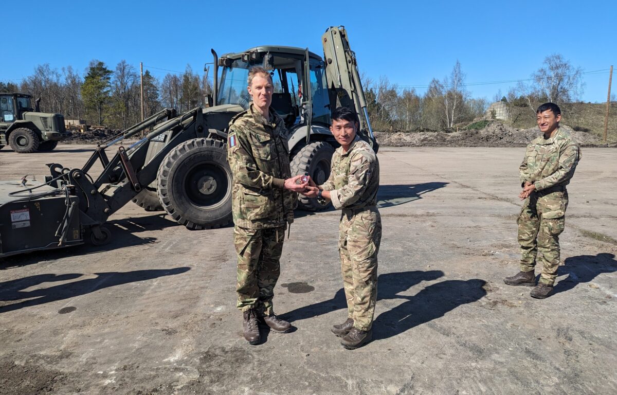 Commander 16 Air Assault Brigade, Visits 70 Gurkha Parachute Squadron in Estonia Commander 16 Air Assault Brigade, Visits 70 Gurkha Parachute Squadron in Estonia