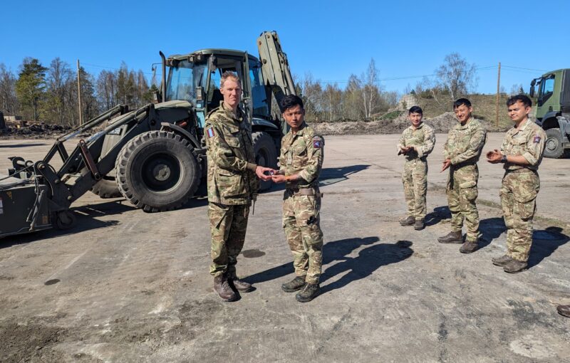 Commander 16 Air Assault Brigade, Visits 70 Gurkha Parachute Squadron in Estonia