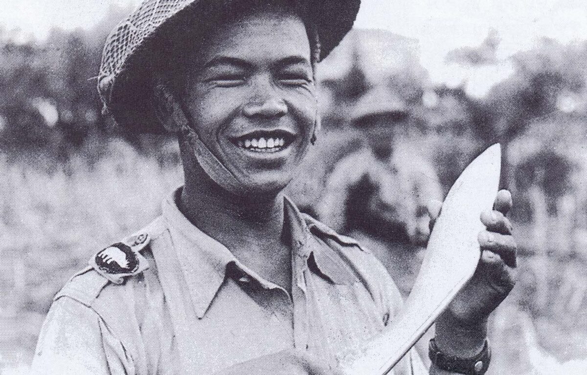 2nd Battalion Rifleman wearing the 1st Armoured Division Rhino flash after arrival in Italy, 1944