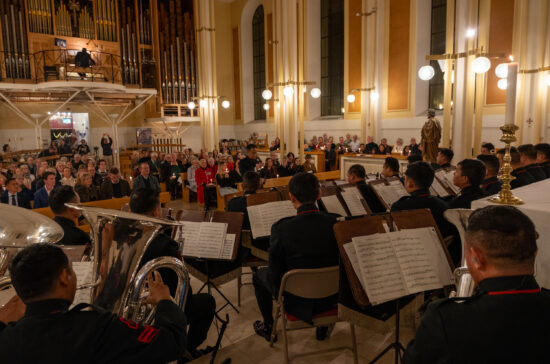 Gurkha Band – GWT Carolling with the Band