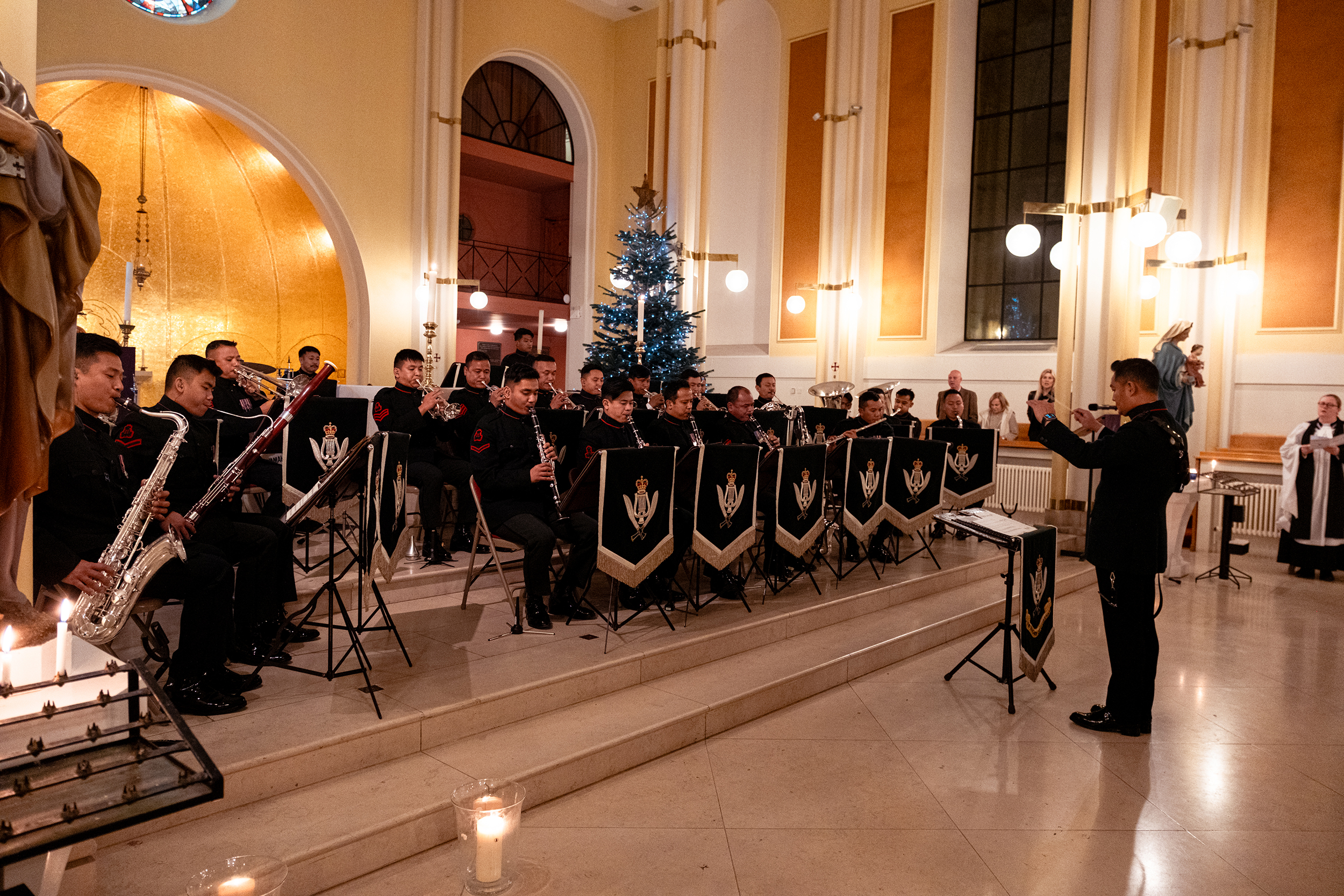 Gurkha Band – GWT Carolling with the Band