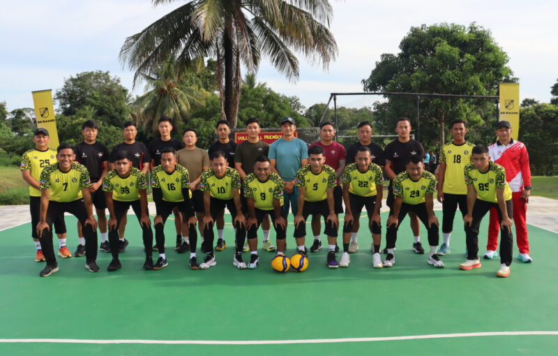 Gurkhas Training with the 26th Royal Malay Regiment