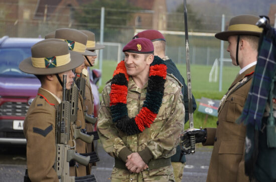 Commander 16 Air Assault Brigade Visits 1 RGR