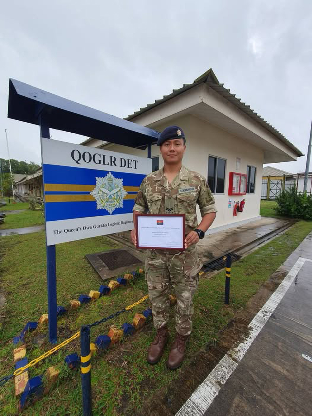 Corporal Lok Receives GOC Regional Command Commendation